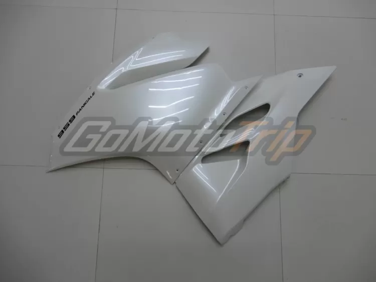 Ducati-959-PANIGALE-Pearl-White-Fairing-7