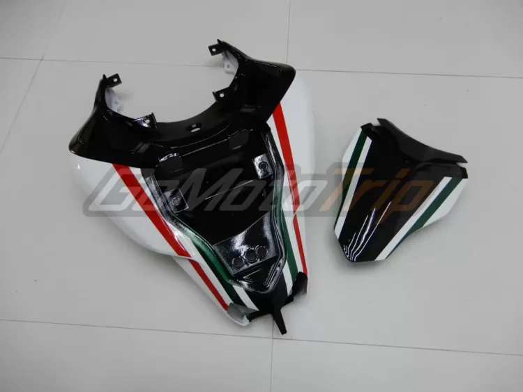 Ducati-848-EVO-Black-Tricolore-Fairing-13