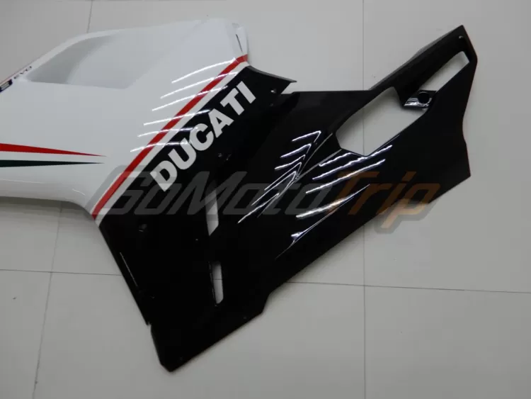 Ducati-848-EVO-Black-Tricolore-Fairing-6