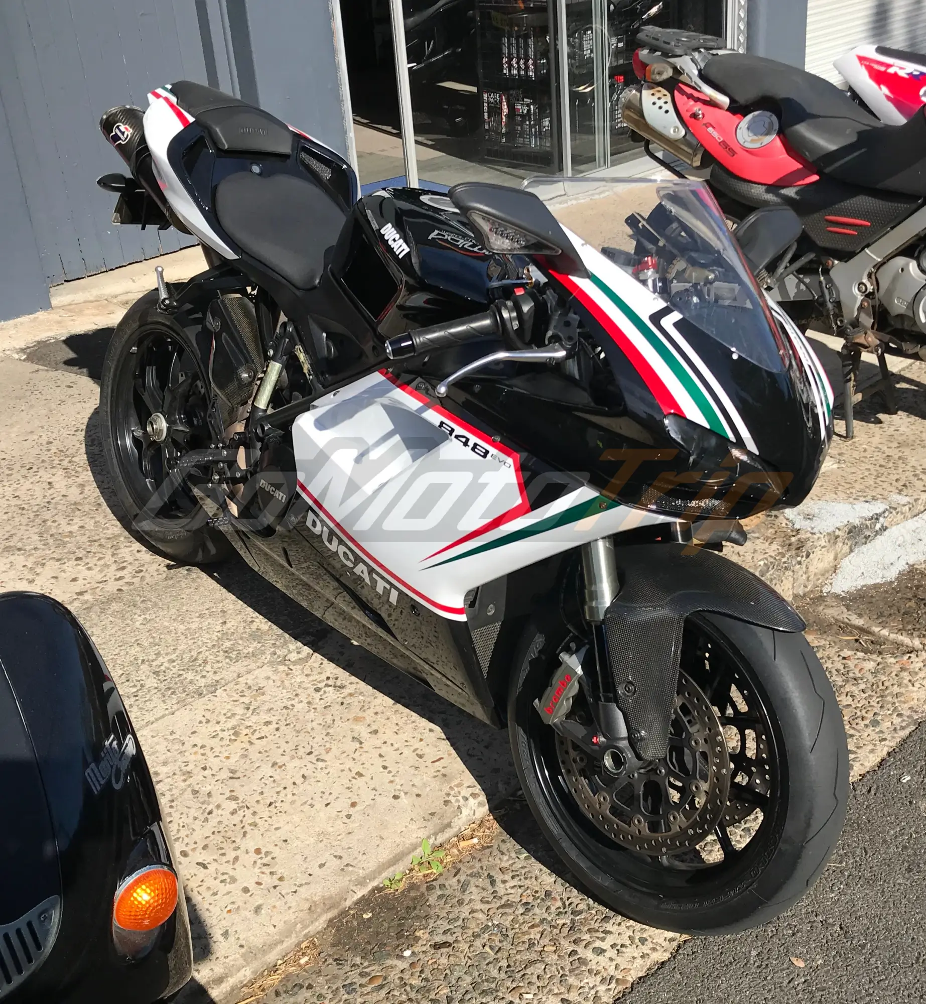 Rider-Review-Justin-Ducati-848-EVO-Tricolore-Fairing-2