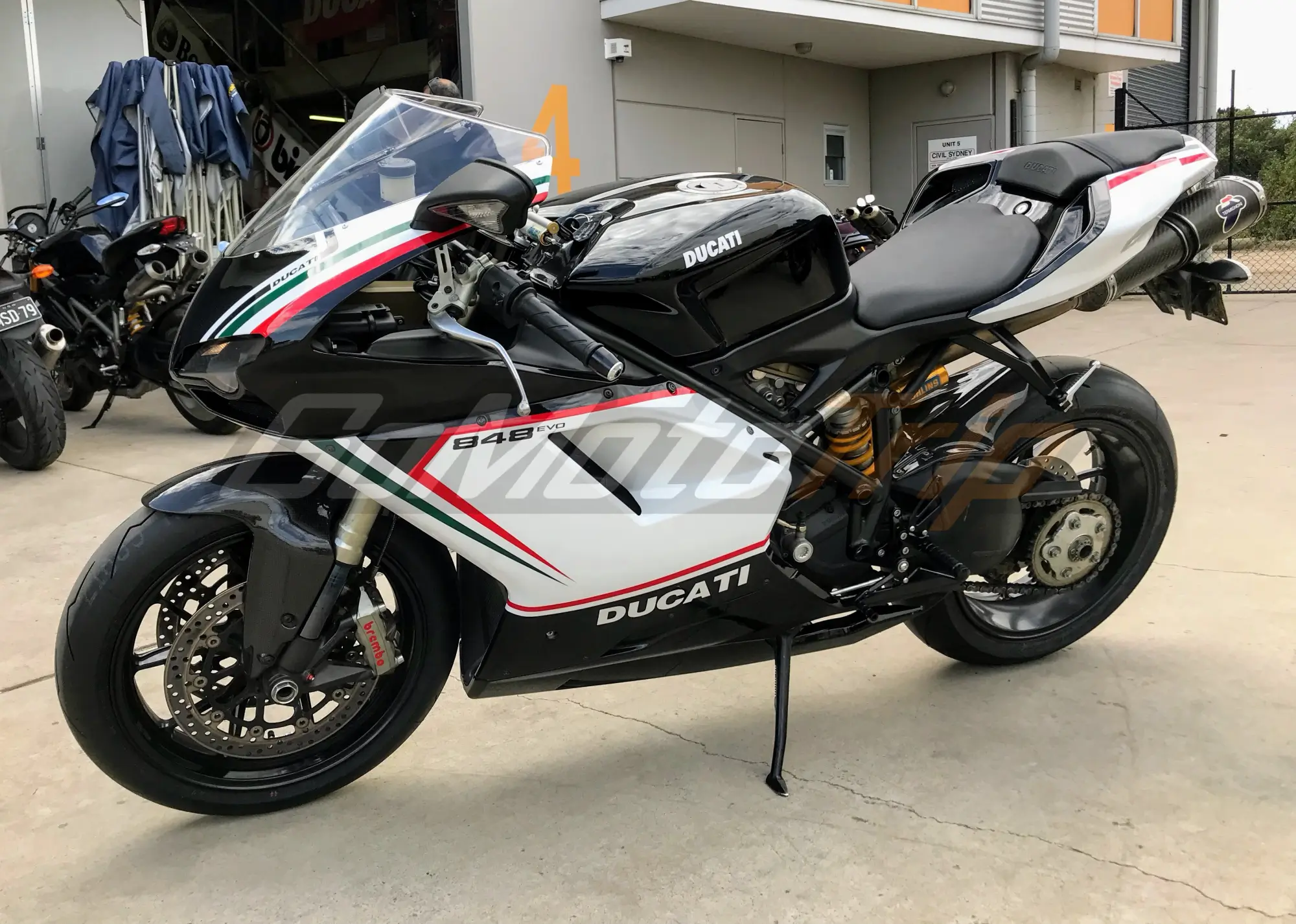 Rider-Review-Justin-Ducati-848-EVO-Tricolore-Fairing-3