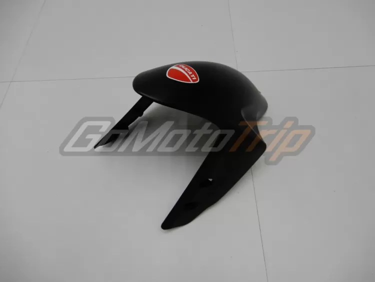 Ducati-1199-PANIGALE-Black-Fairing-19