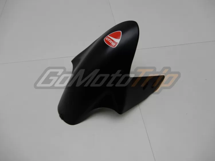 Ducati-1199-PANIGALE-Black-Fairing-20