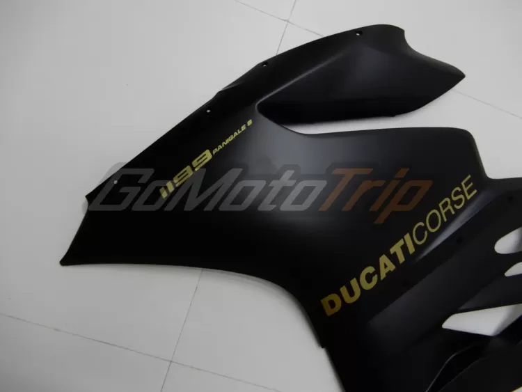 Ducati-1199-PANIGALE-Black-Fairing-8