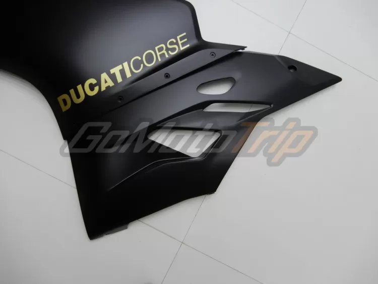 Ducati-1199-PANIGALE-Black-Fairing-9