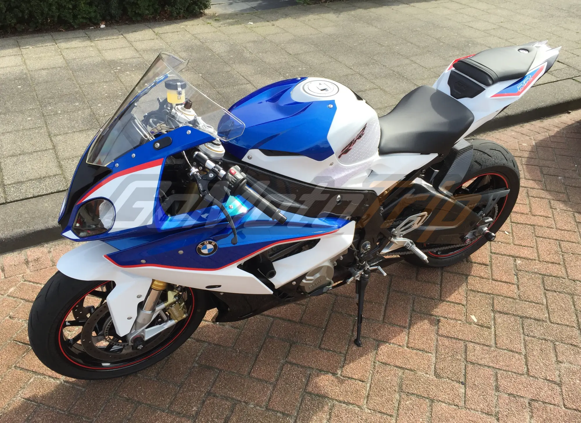 Rider-Review-64155-BMW-S1000RR-Blue-White-Fairing-2