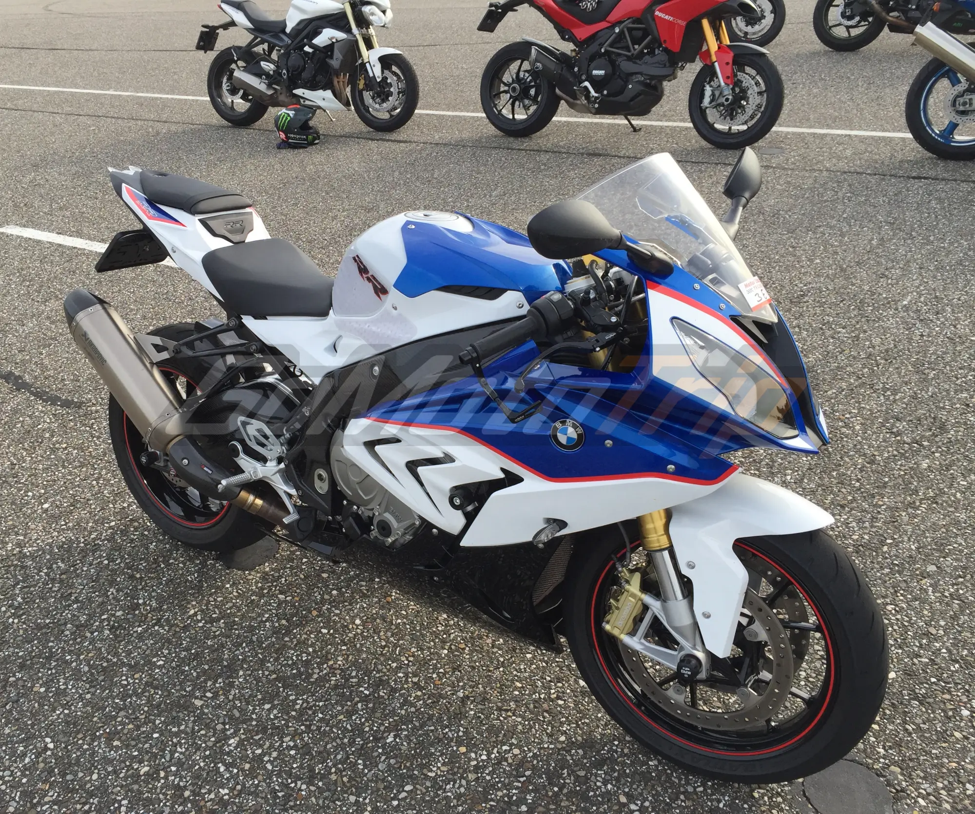 Rider-Review-64155-BMW-S1000RR-Blue-White-Fairing-5