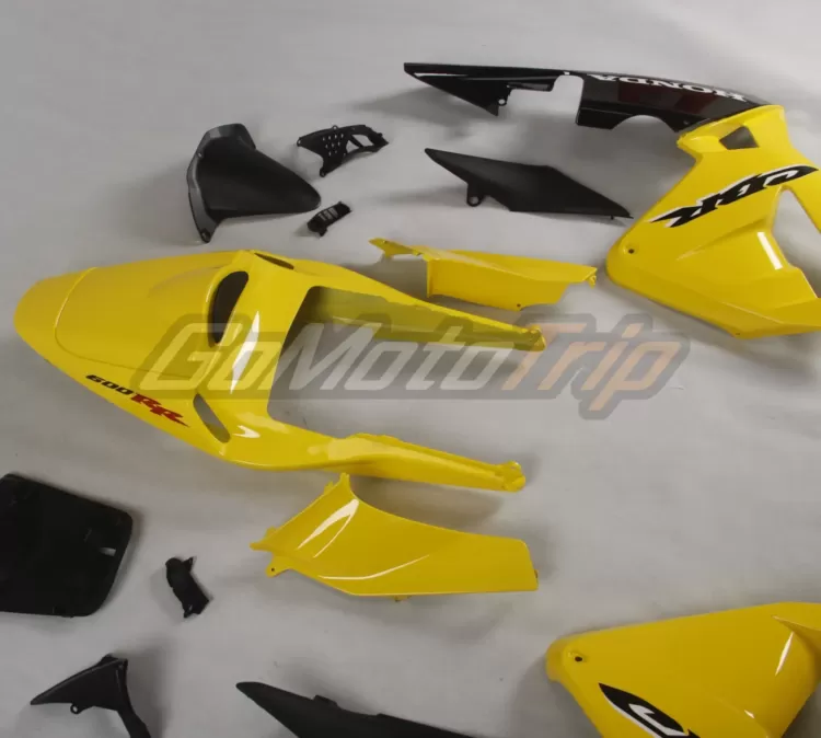 2003-2004-Honda-CBR600RR-Yellow-Black-Fairing-10