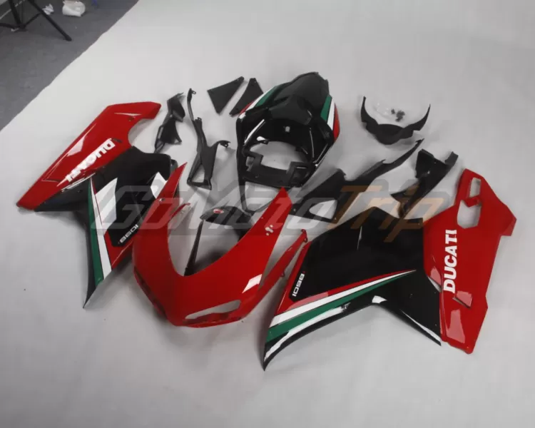 Ducati-1098-s-Black-Tricolore-Fairing-2