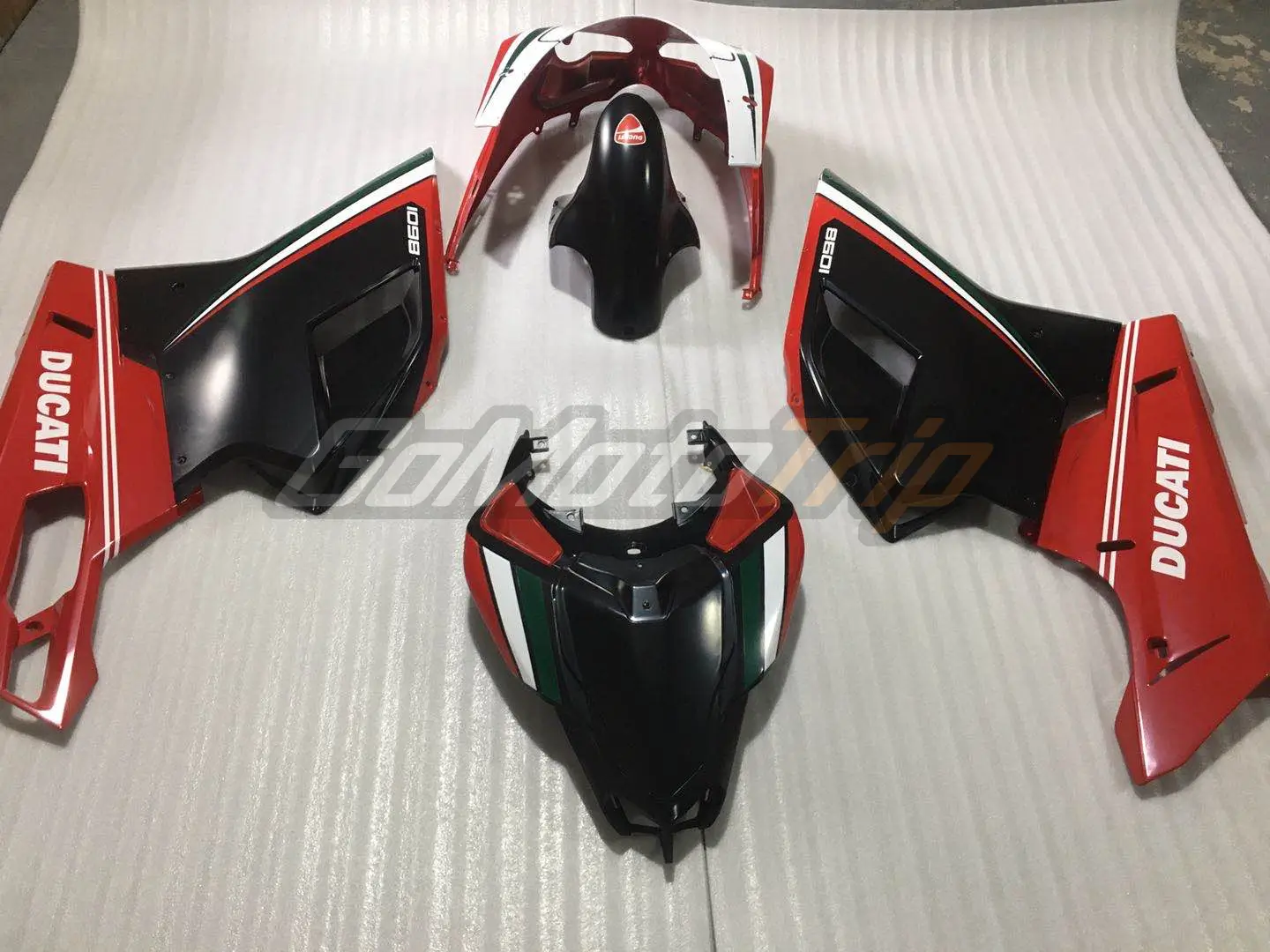 Rider-Review-93849-Ducati-848-Fairing-3