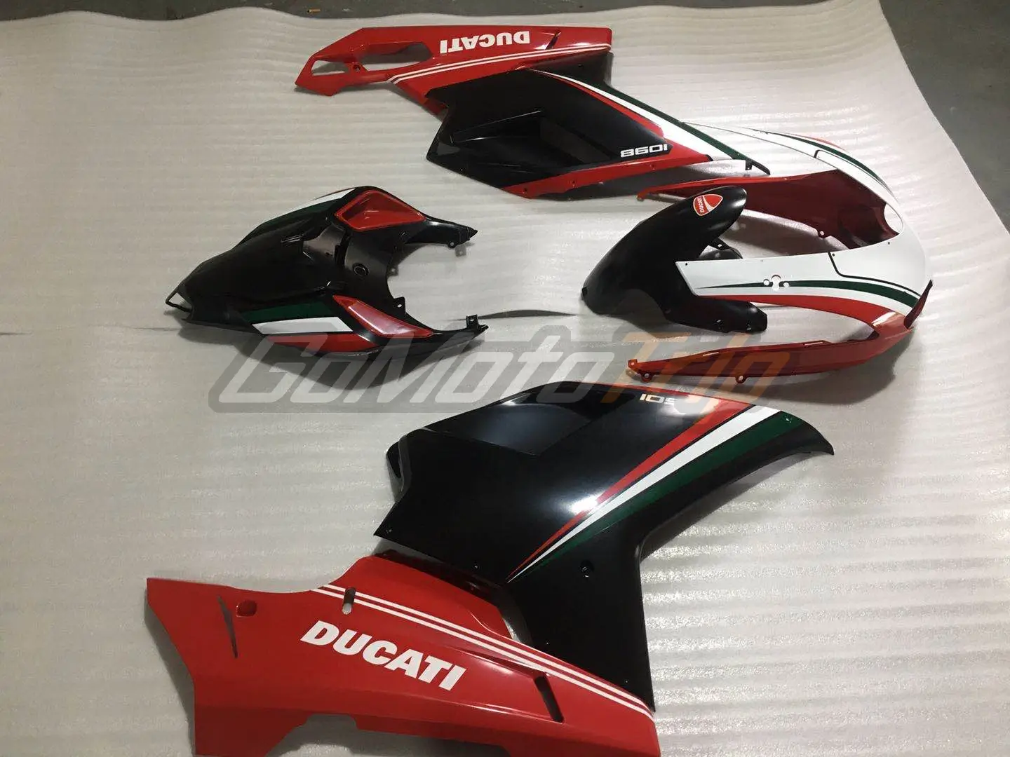 Rider-Review-93849-Ducati-848-Fairing-5