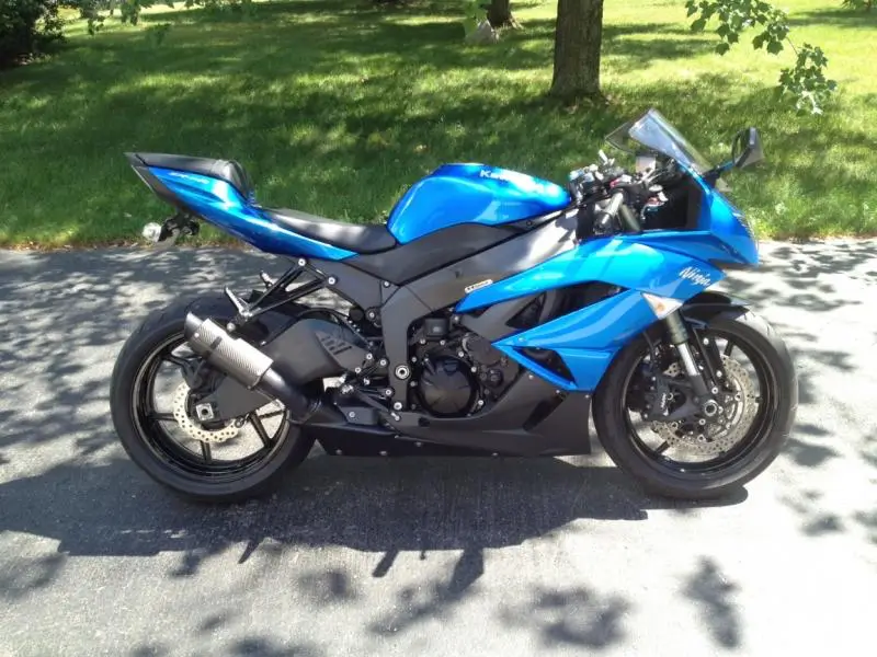 2009-Kawasaki-Ninja-ZX-6R-Blue-Black