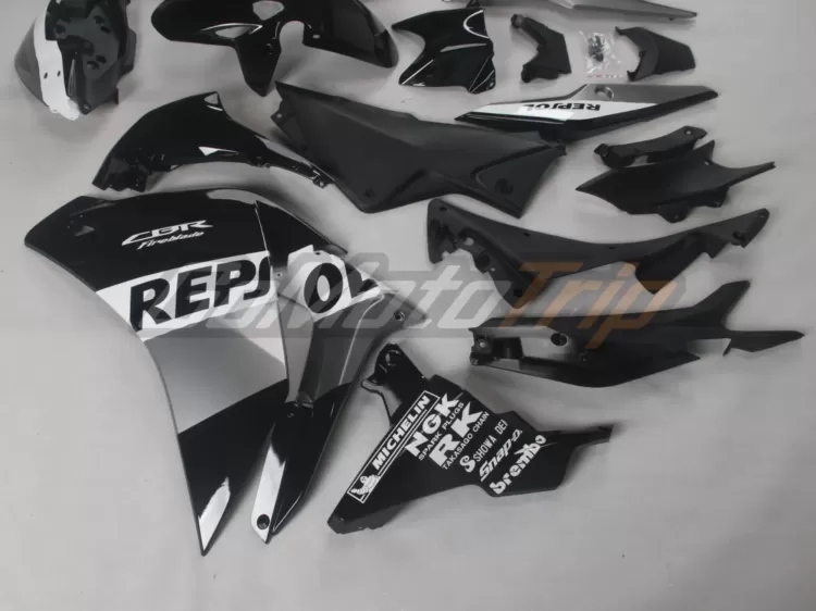 2011-2015-Honda-CBR250R-Black-REPSOL-Fairing-6