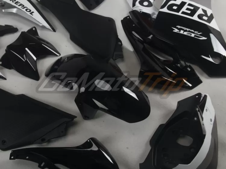 2011-2015-Honda-CBR250R-Black-REPSOL-Fairing-9