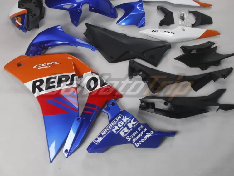 2011-2015-Honda-CBR250R-Blue-REPSOL-Fairing-6