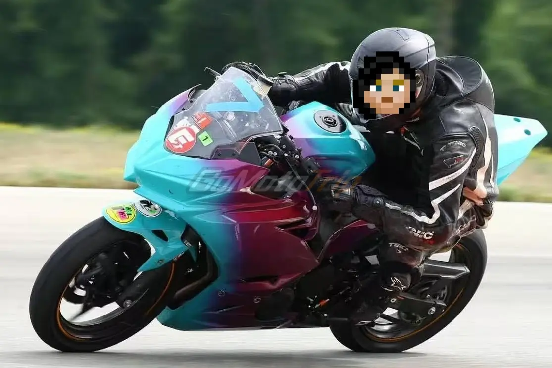 Kawasaki Ninja 400 Turquoise Wine Fade Race Bodywork On Bike 1 - Gomototrip Kawasaki Ninja 400 Turquoise Wine Fade Race Bodywork On Bike 1
