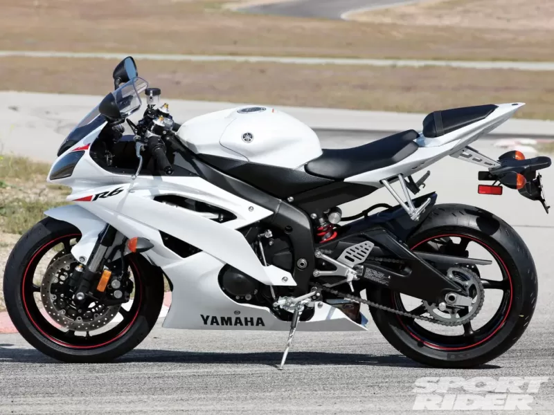 2010-Yamaha-YZF-R6-Pearl-White