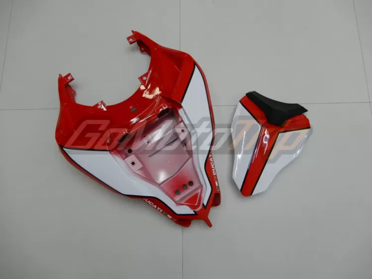 Ducati-1098-Red-Fairing-19