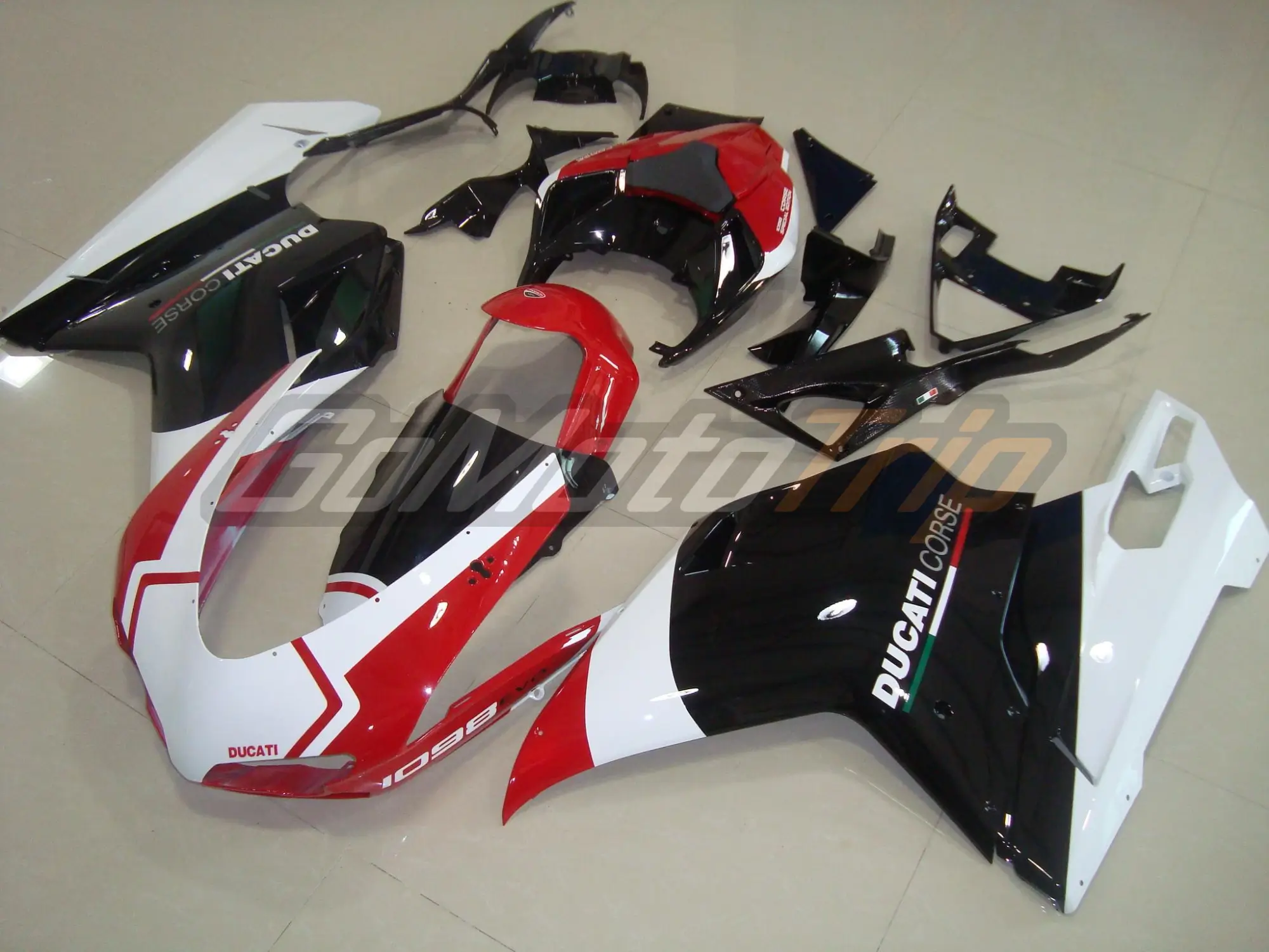 2010-Ducati-1198S-Corse-Special-Edition-Fairing-2