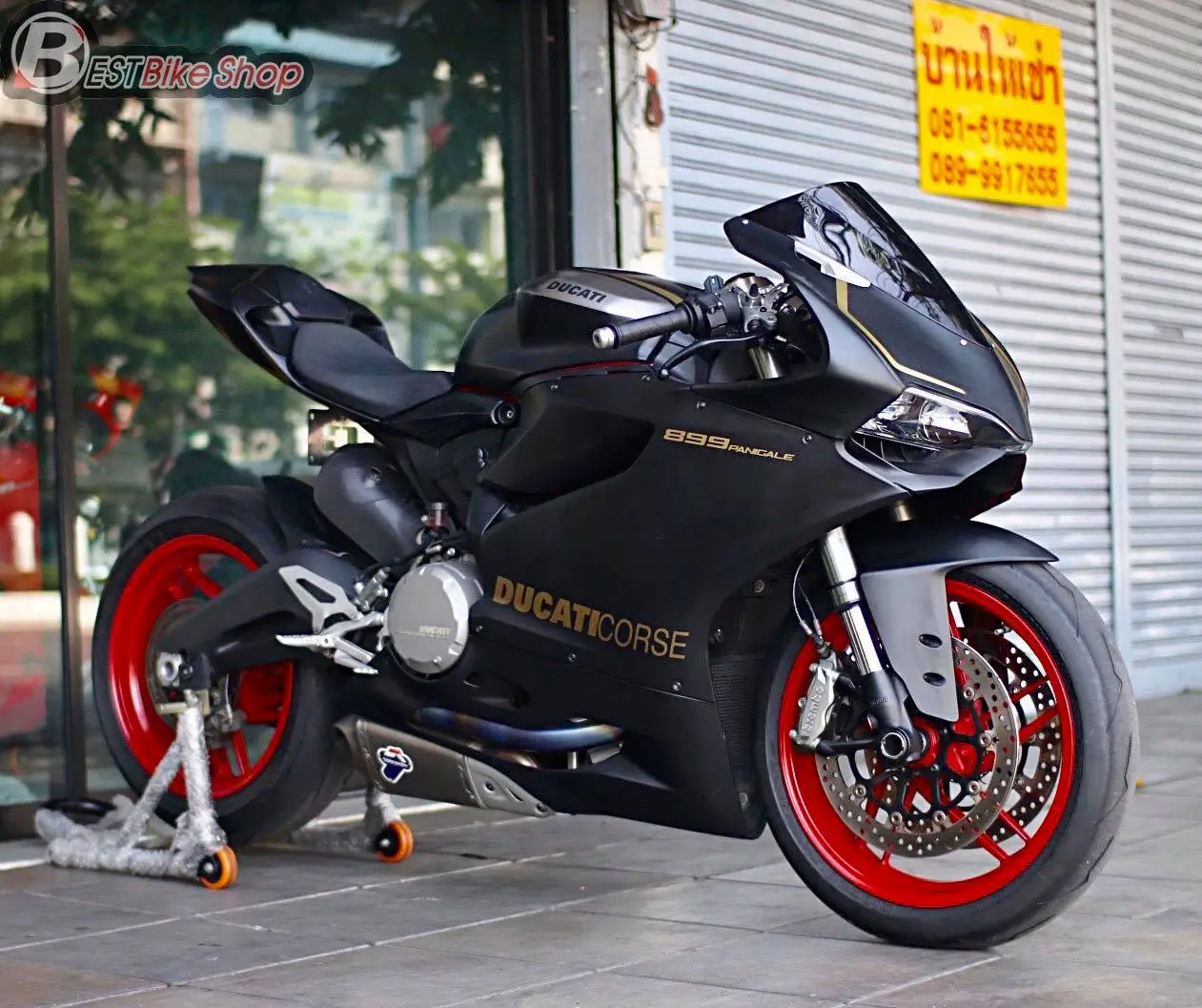 Ducati-899-PANIGALE-Black-2