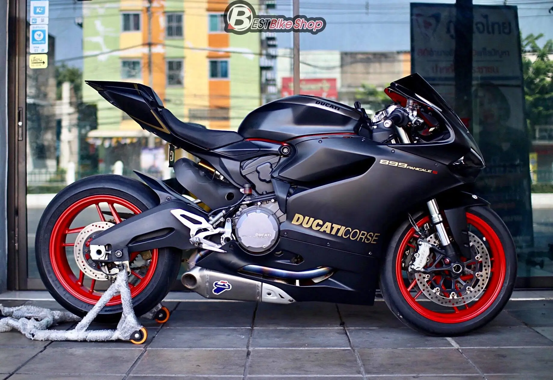 Ducati-899-PANIGALE-Black-4
