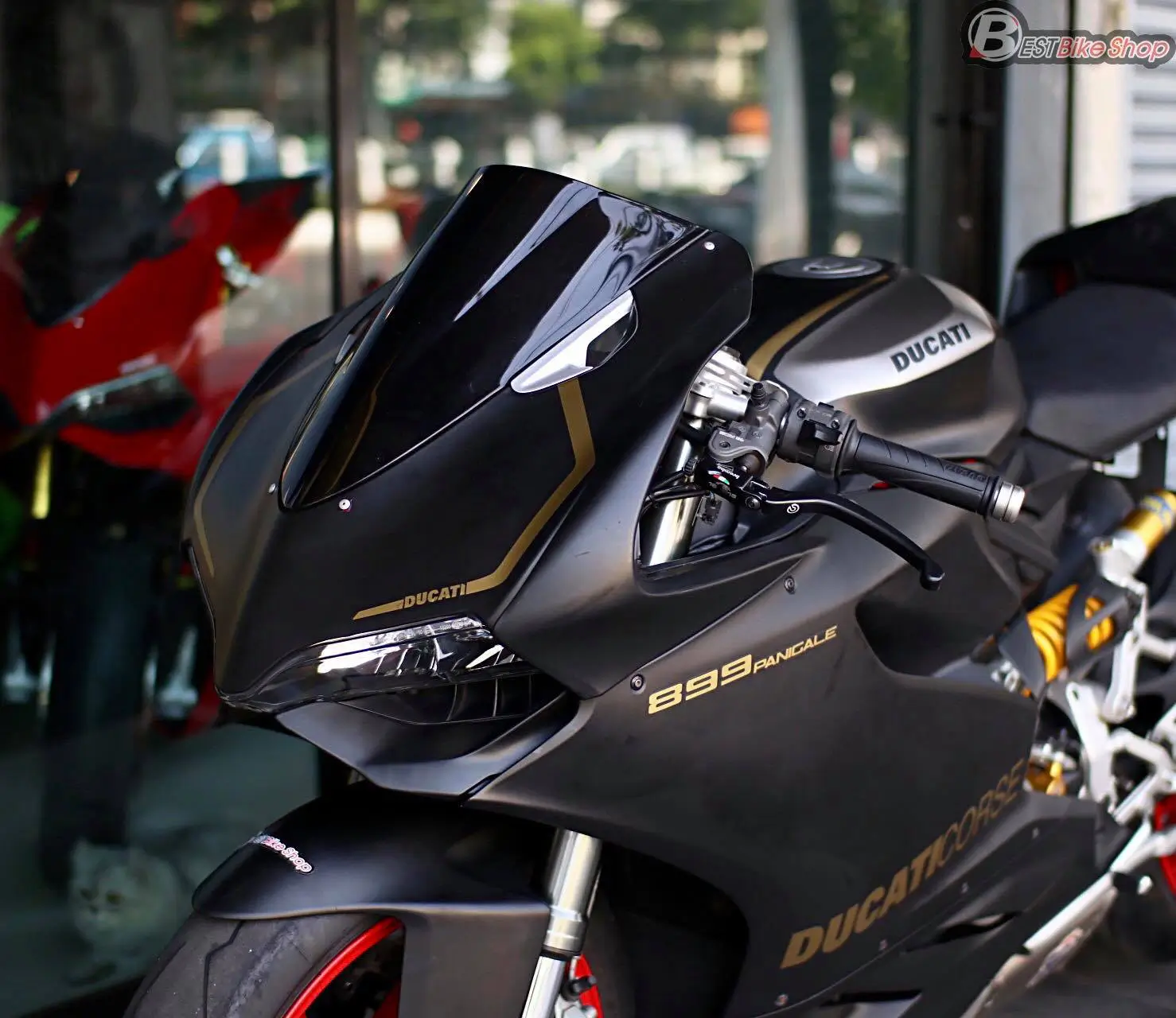 Ducati-899-PANIGALE-Black-5