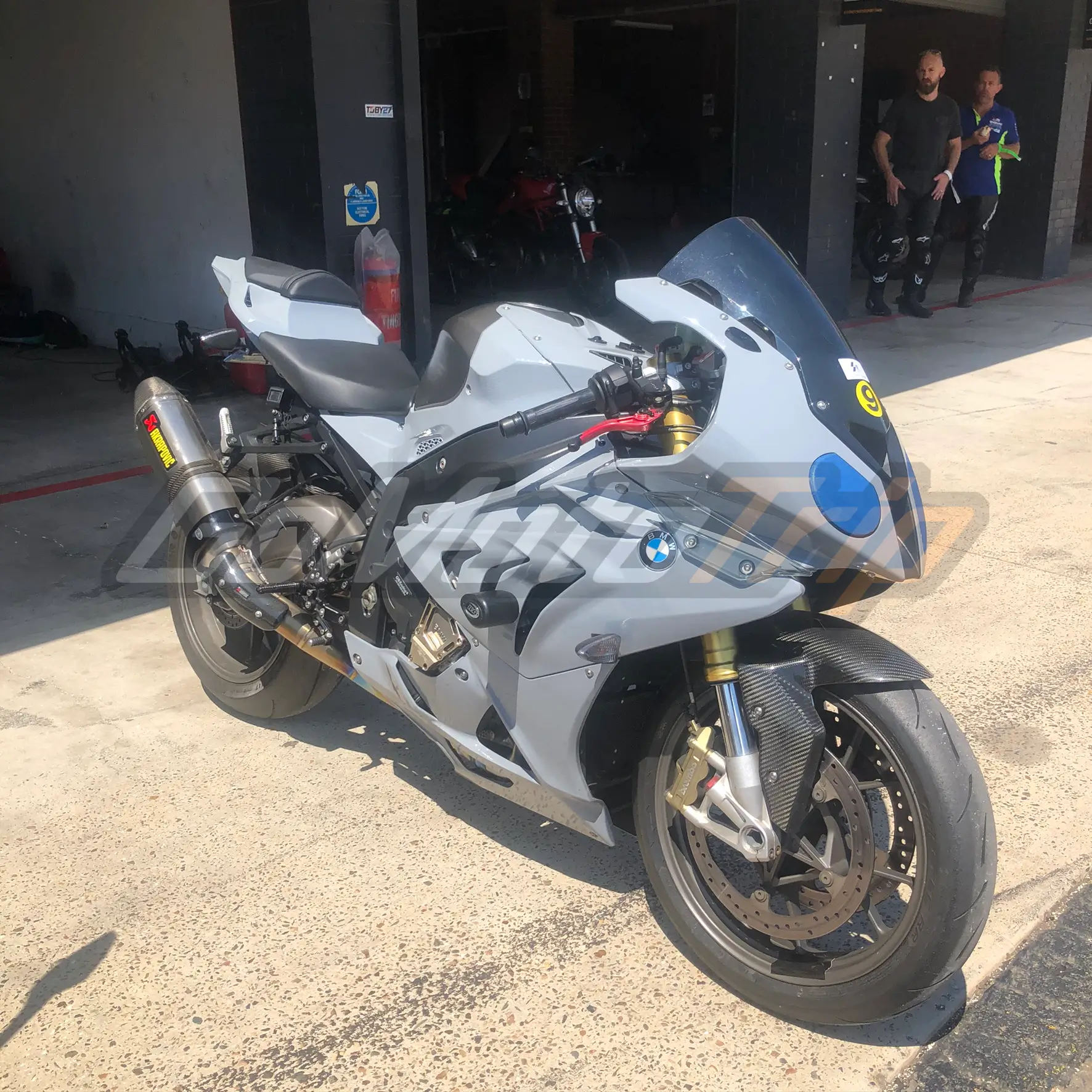 Rider-Review-132441-William-BMW-S1000RR-Nardo-Grey-Fairing-2