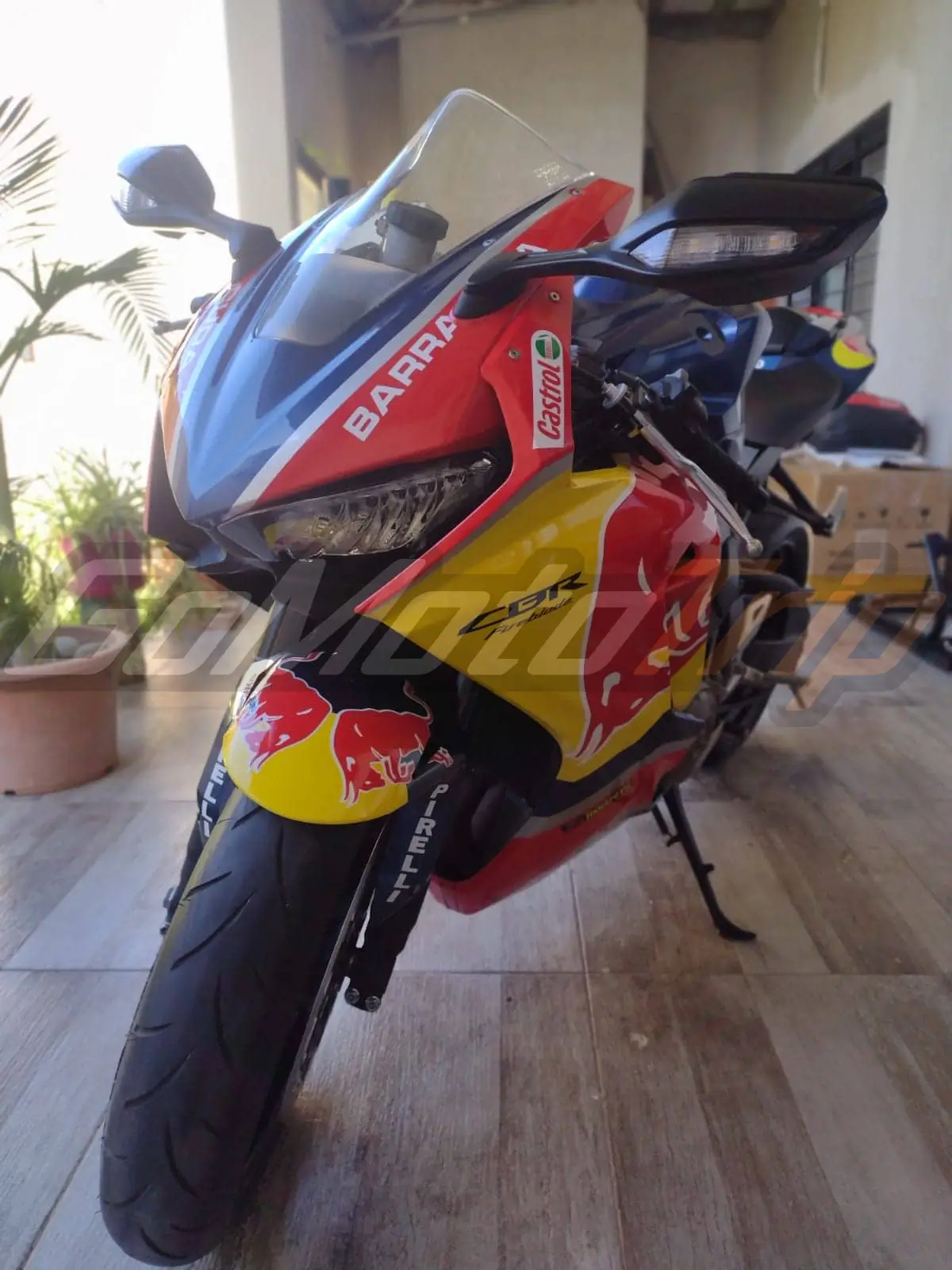 Rider-Review-130154-Marcos-2017-Honda-CBR1000RR-Red-Bull-WSBK-Fairing-6