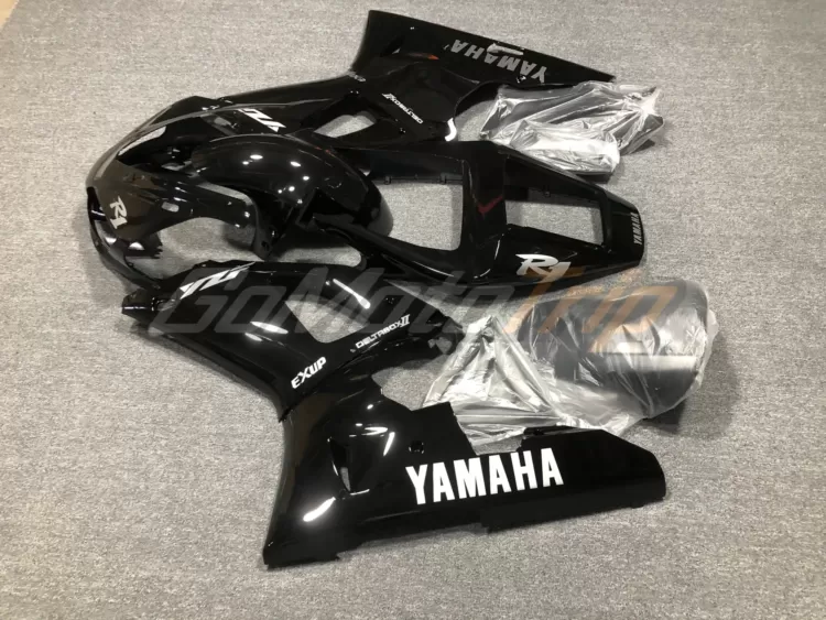 1998 1999 Yamaha Yzf R1 Black Fairing 2