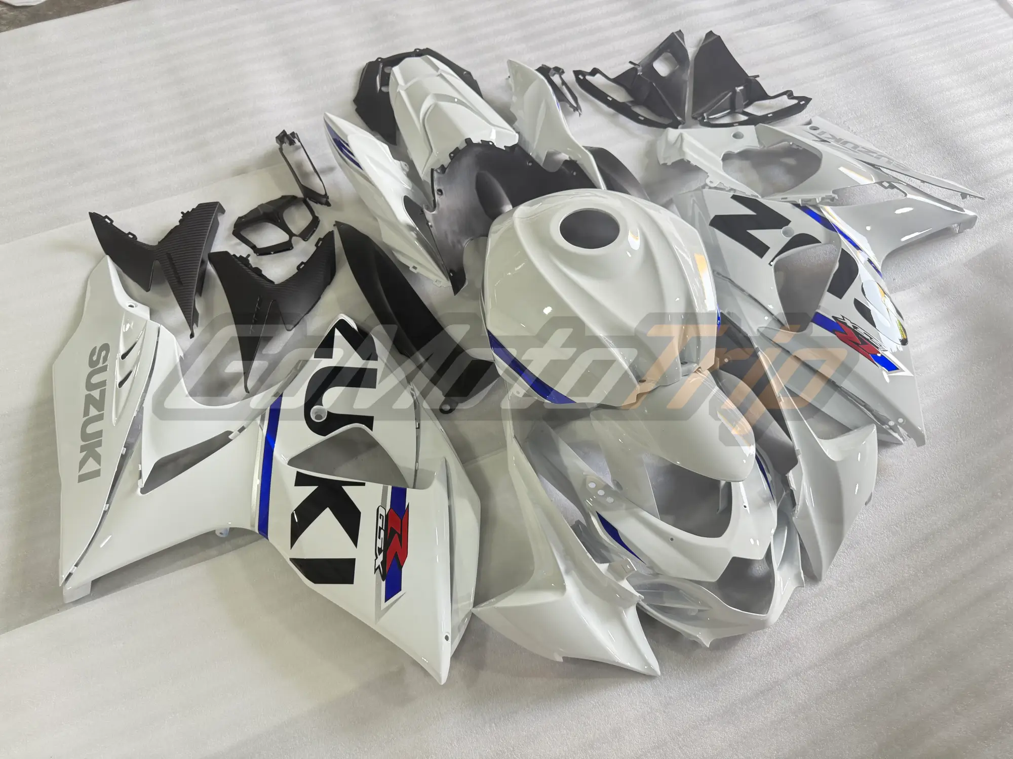 2009 2016 Suzuki Gsx R1000 White Fairing Kit 3 - Gomototrip 2009-2016 Suzuki GSX-R1000 White Fairing Kit 3