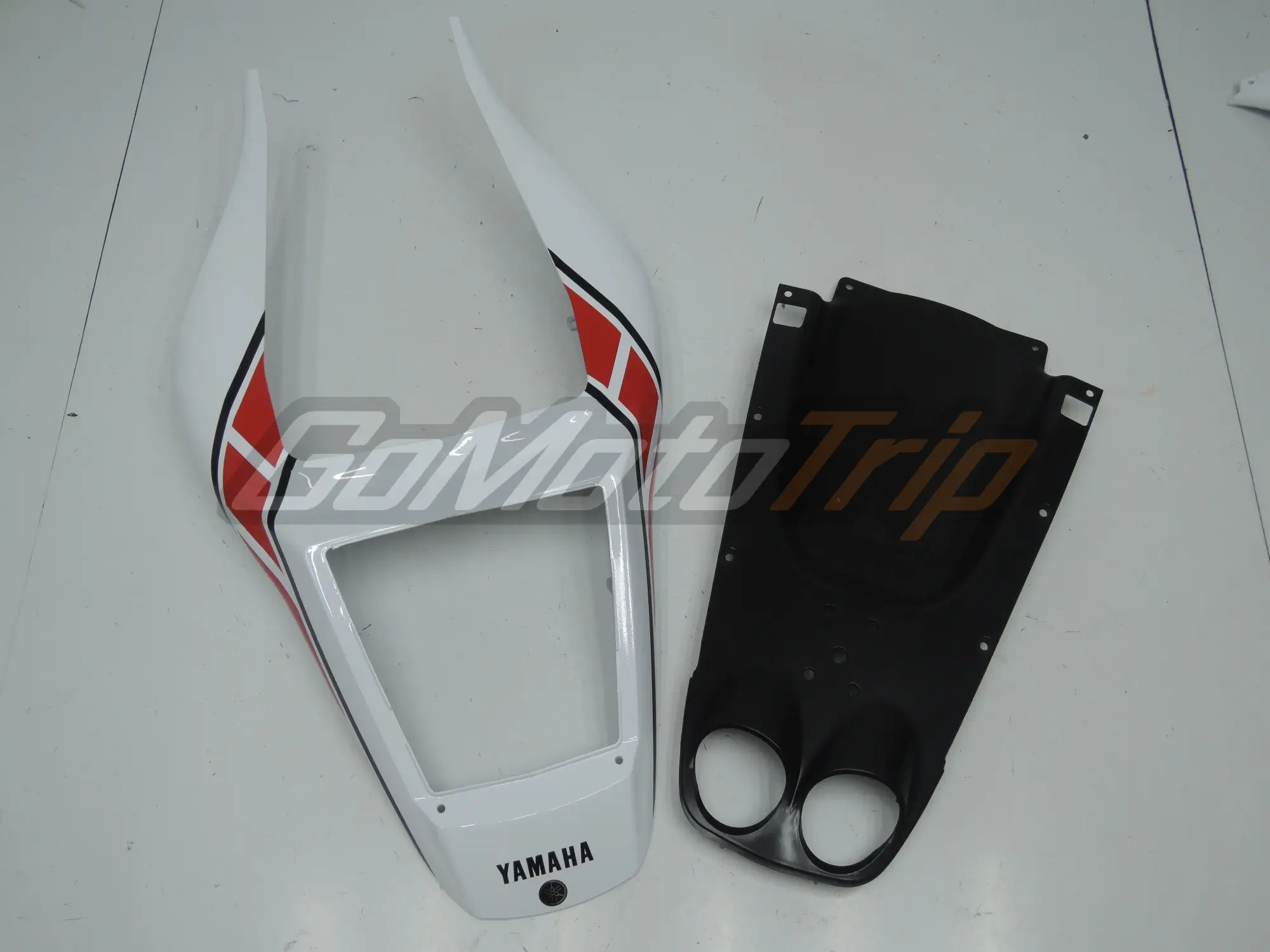 thumbnail image 2 of Yamaha YZF Seat Cover – Blue Sides / White Top / Blue Rib – Fits 1998-2002 YZF426/400/250 2 of 6