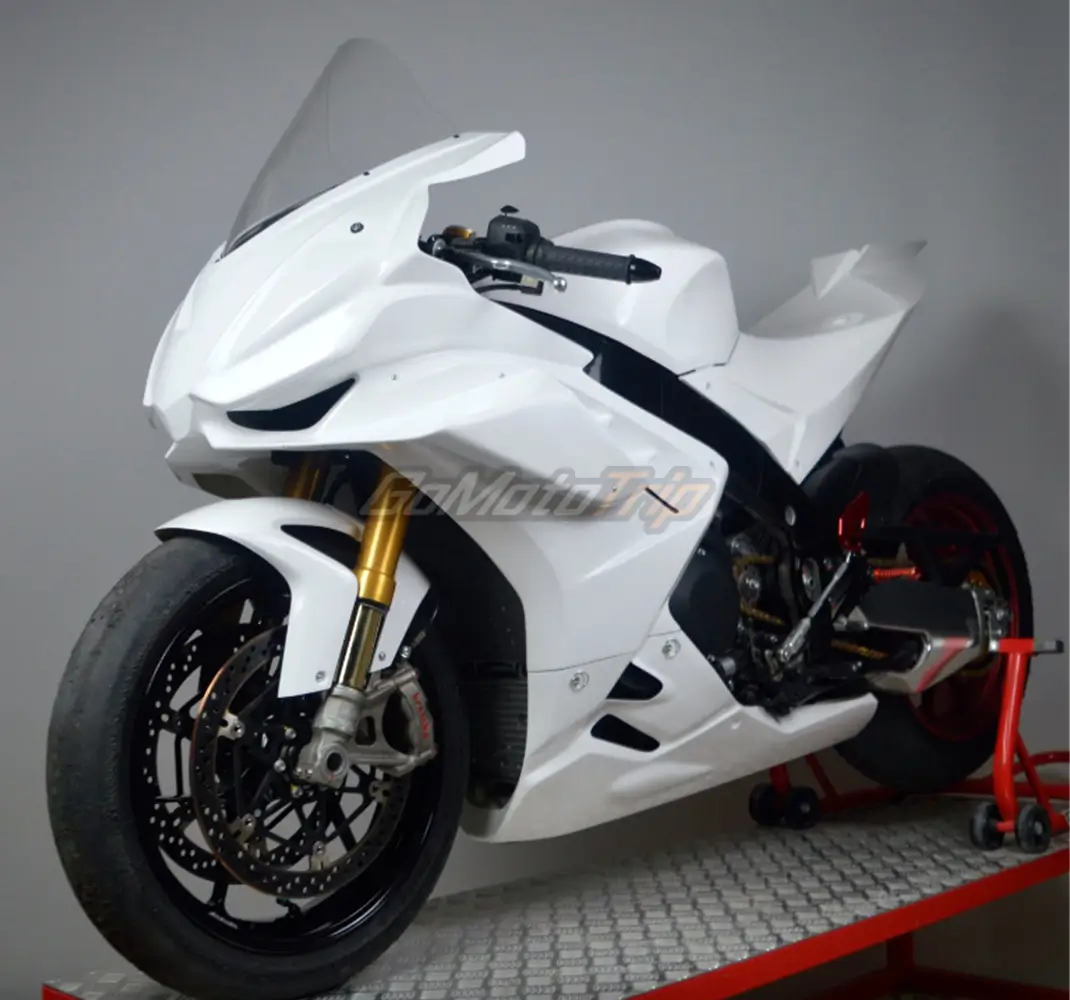 RSV4 2021-2024 Race Bodywork On Bike 1